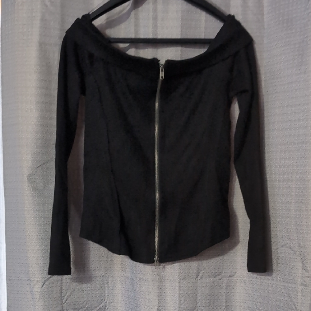 HYFVE Black Zipper Front Off-Shoulder Blouse